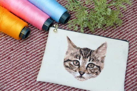 ネコのフォト刺繍ポーチ