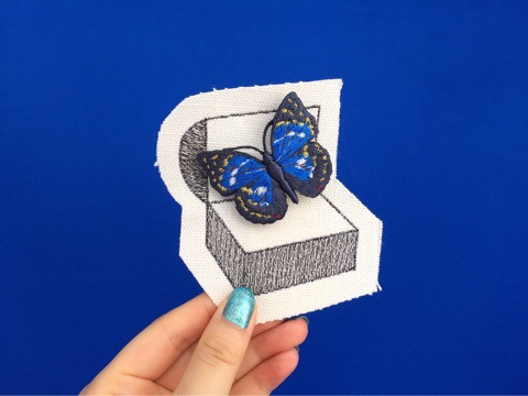 オオムラサキブローチつけてみた＊日本の国蝶を刺繍 | color-stitch