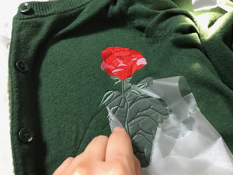 カーディガン　刺繍　薔薇