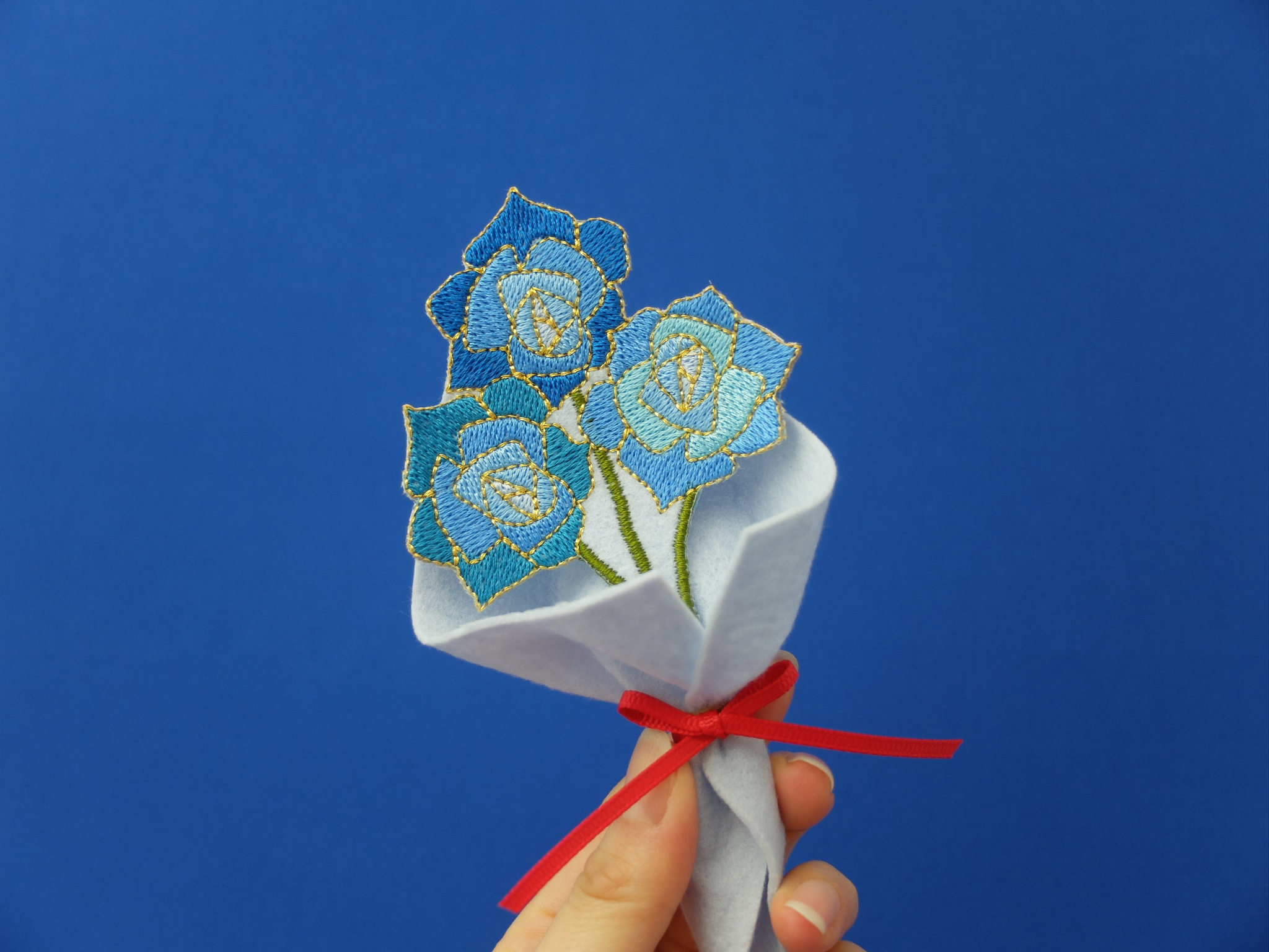 青いバラの小さな花束 母の日のプレゼント Color Stitch